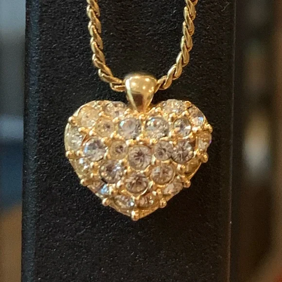 Swarovski Crystal Goldtone HEART Pendant 16 in Necklace - Picture 4 of 14